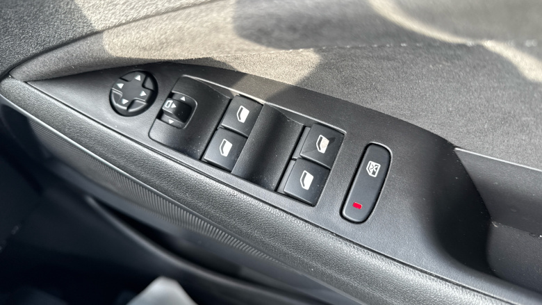 Vauxhall Crossland 1.2 Turbo [130] Ultimate 5dr Auto Petrol Hatchback